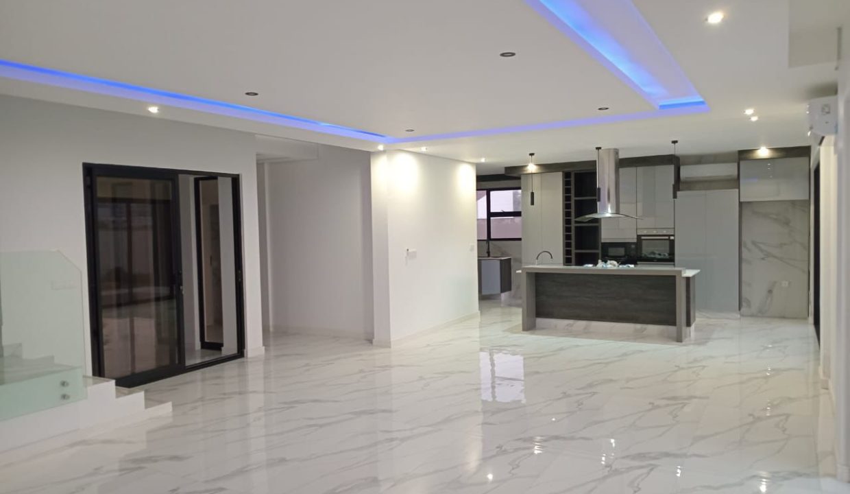 1001879240